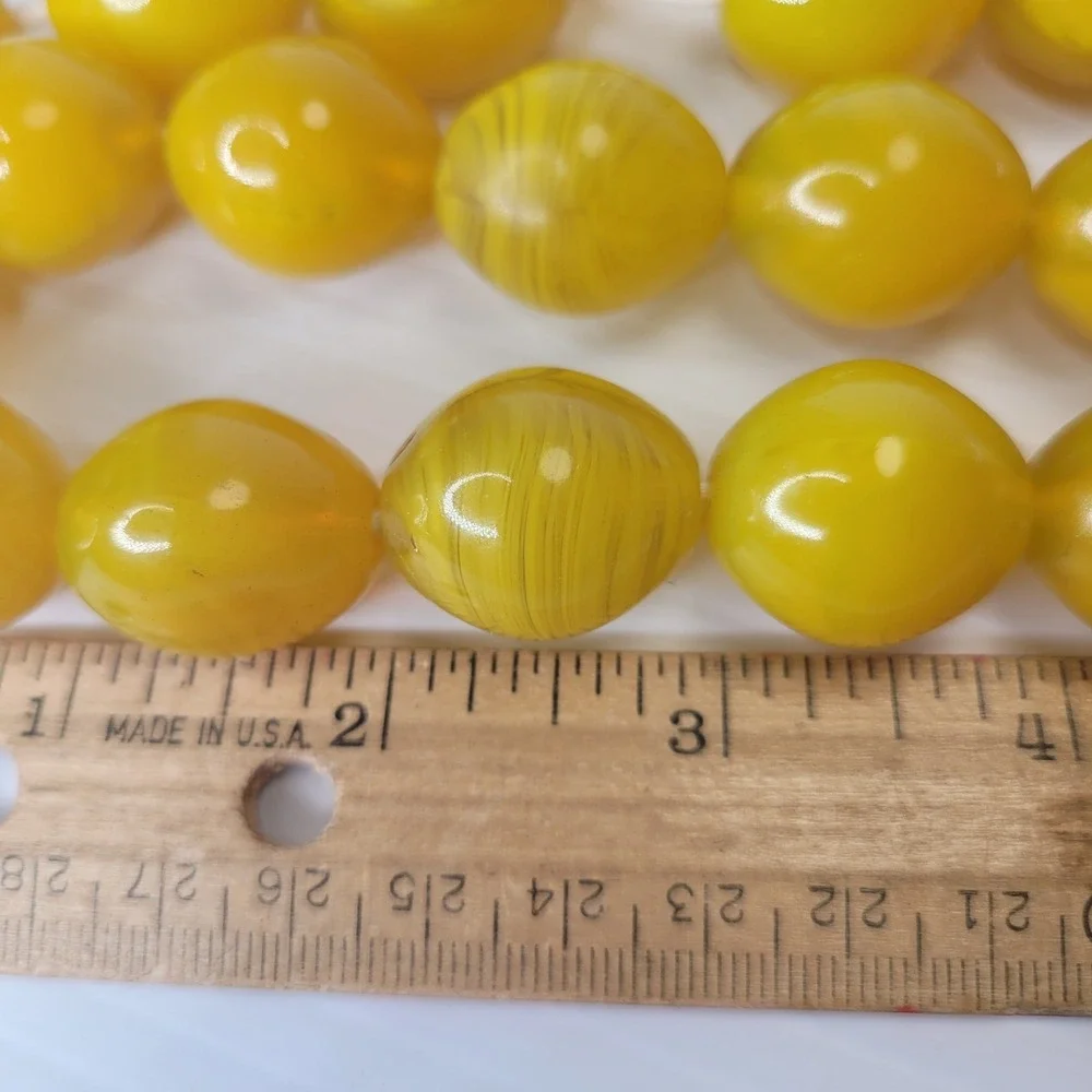 Vintage Yellow Egg Shaped Oval Venetian Glass 1
